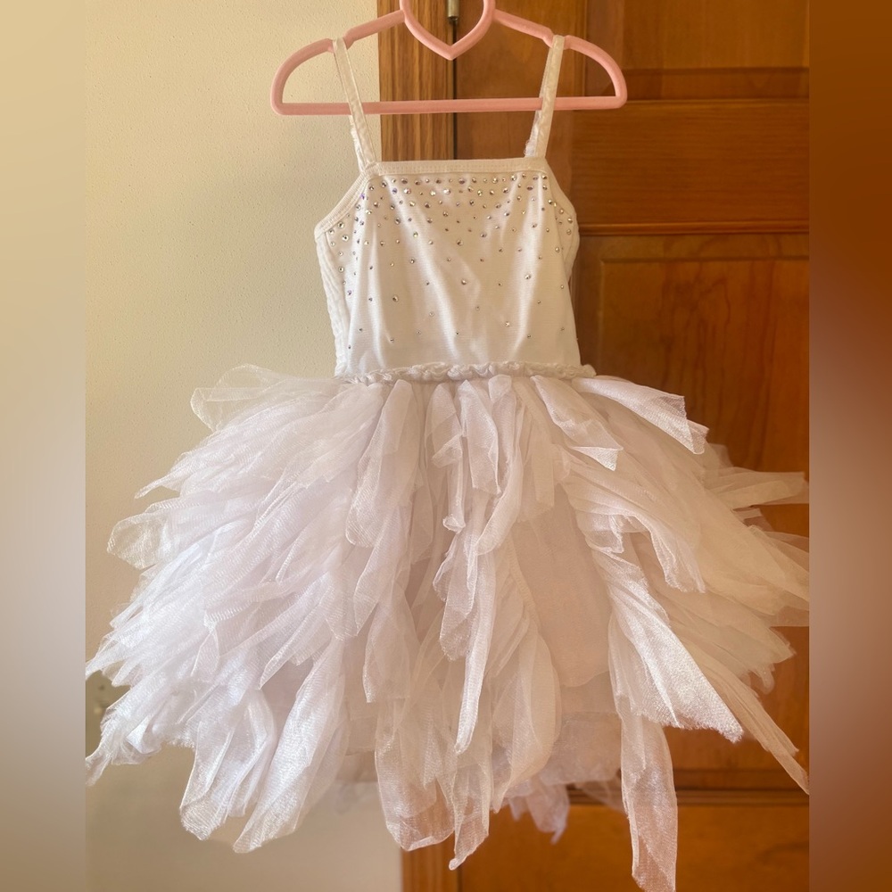 Ooh La La Couture
White Swarovski Devin
High Low Girls Dress size 4T